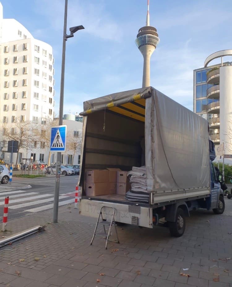 Zwei Brüder - HS Umzüge & Transporte