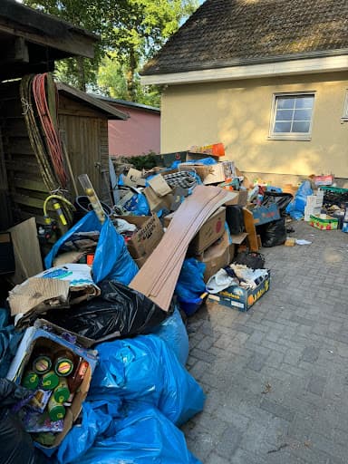 Wohnungsauflösung - Sperrmüll sofort - Entrümpelung - Sperrmüll Abholung - Kellerentrümpelung — Kundenfoto
