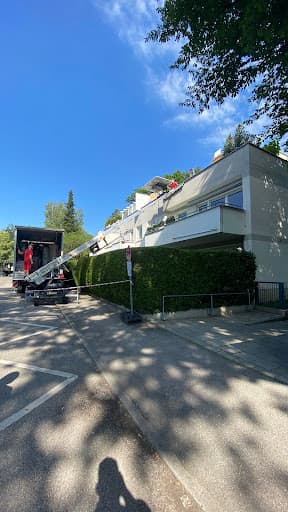 Eisenbach Umzüge & Services Intern. Möbeltransporte GmbH — Kundenfoto
